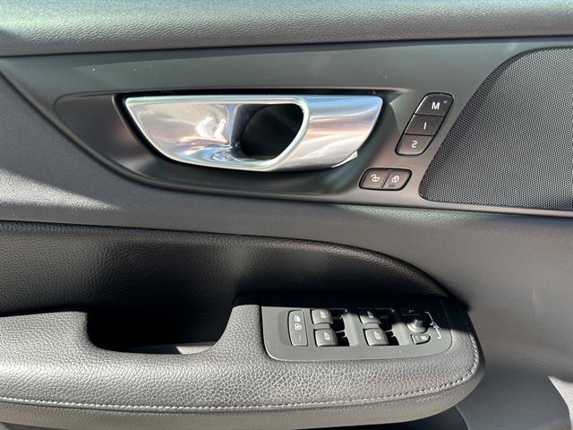 used 2021 Volvo V60 Cross Country car, priced at $21,490