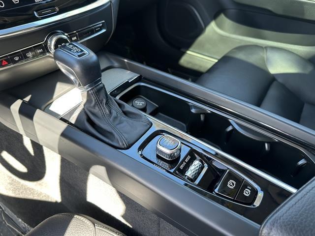 used 2021 Volvo V60 Cross Country car, priced at $21,490