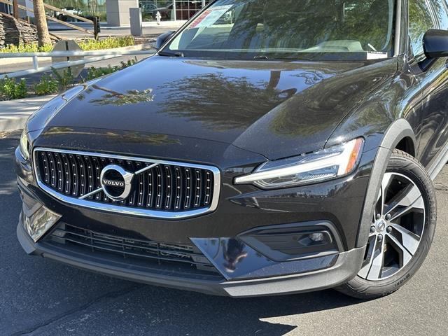 used 2021 Volvo V60 Cross Country car, priced at $21,490