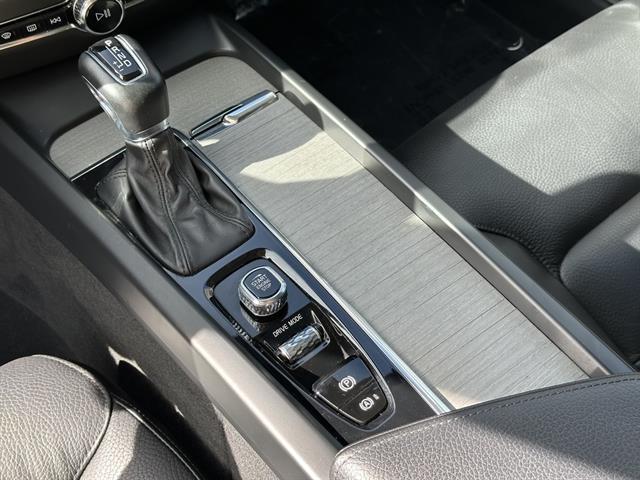 used 2021 Volvo V60 Cross Country car, priced at $20,902