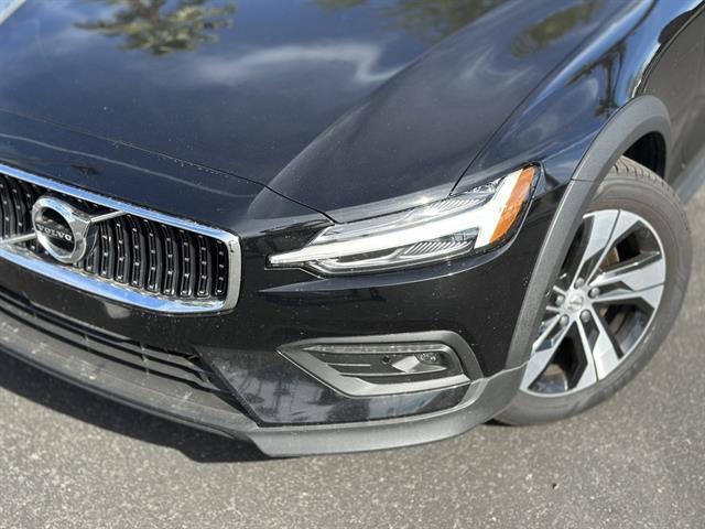 used 2021 Volvo V60 Cross Country car, priced at $20,902
