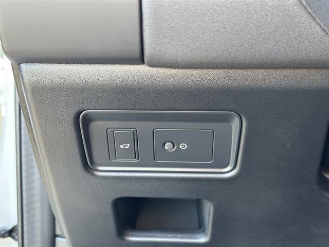 used 2024 Land Rover Discovery car, priced at $48,984