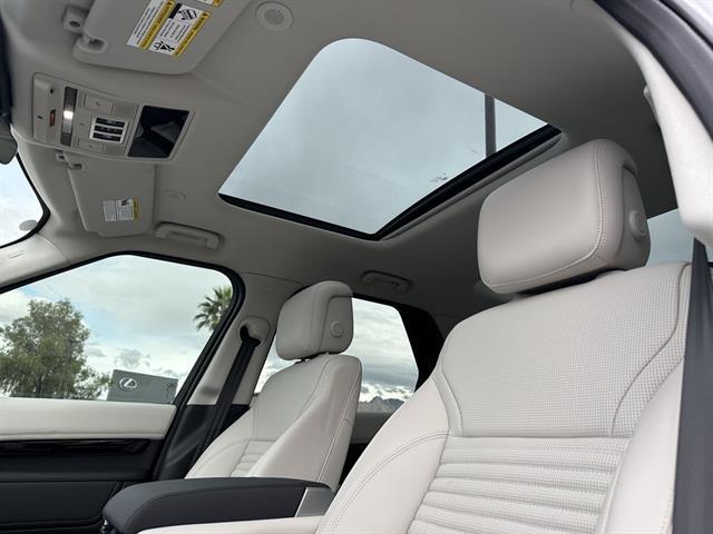 new 2025 Land Rover Discovery car, priced at $63,775