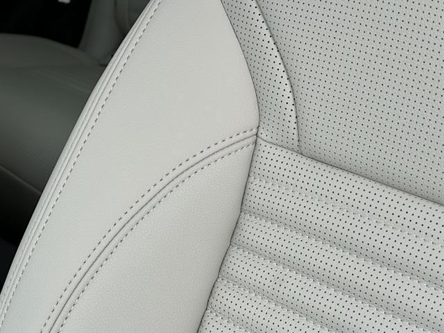 new 2025 Land Rover Discovery car, priced at $63,775