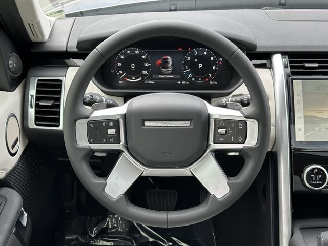 new 2025 Land Rover Discovery car, priced at $63,775