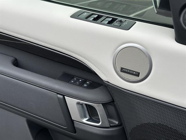 new 2025 Land Rover Discovery car, priced at $63,775