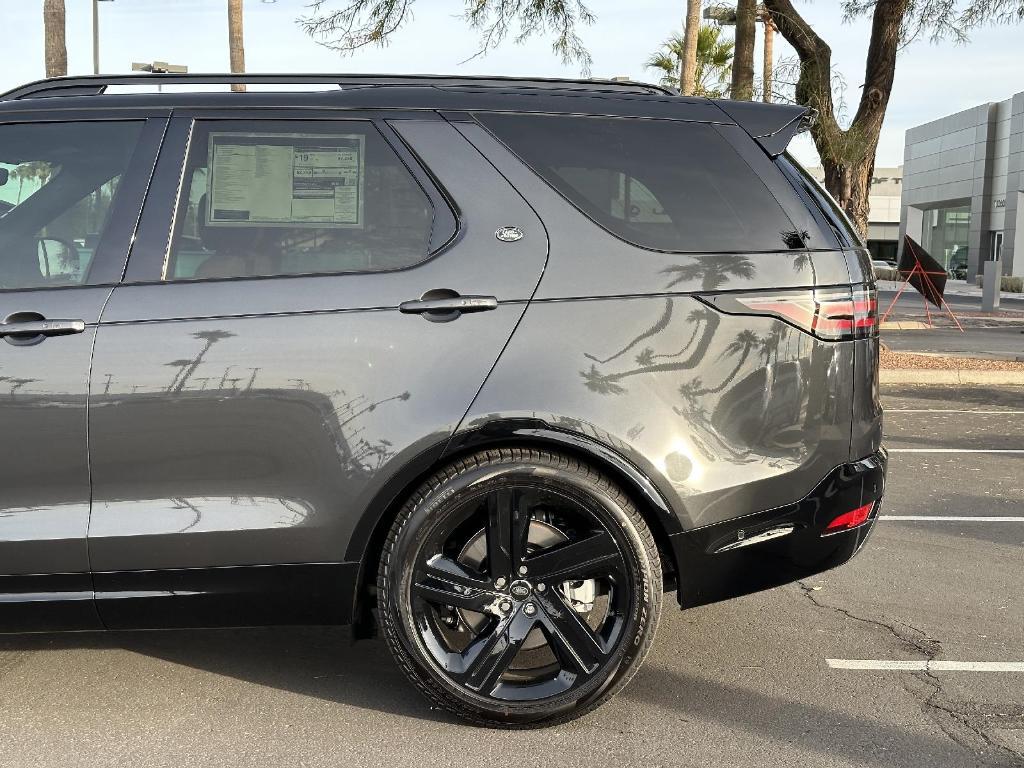 new 2025 Land Rover Discovery car, priced at $84,478