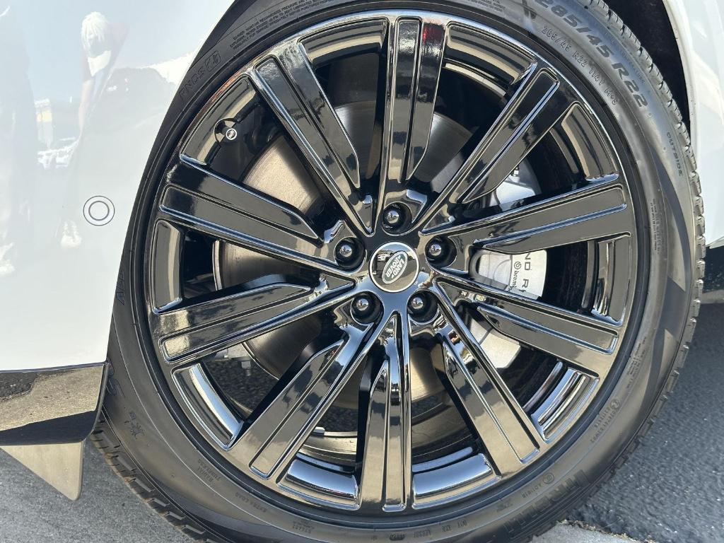 new 2025 Land Rover Range Rover car, priced at $137,165