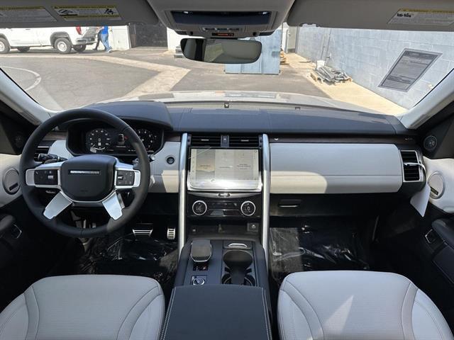 new 2025 Land Rover Discovery car, priced at $82,078