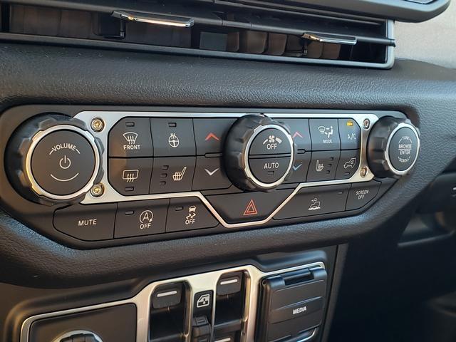 new 2025 Jeep Gladiator car, priced at $46,297