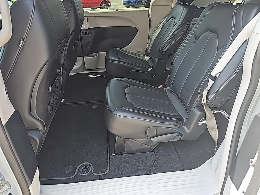 used 2024 Chrysler Pacifica car, priced at $39,681
