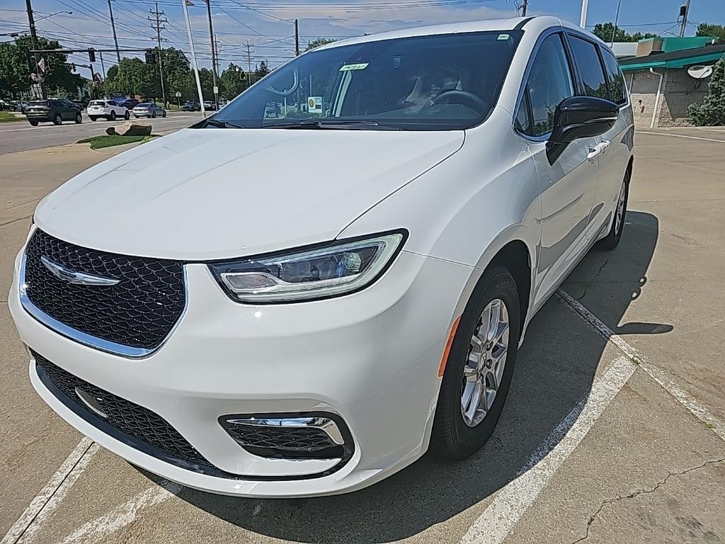 used 2024 Chrysler Pacifica car, priced at $39,681