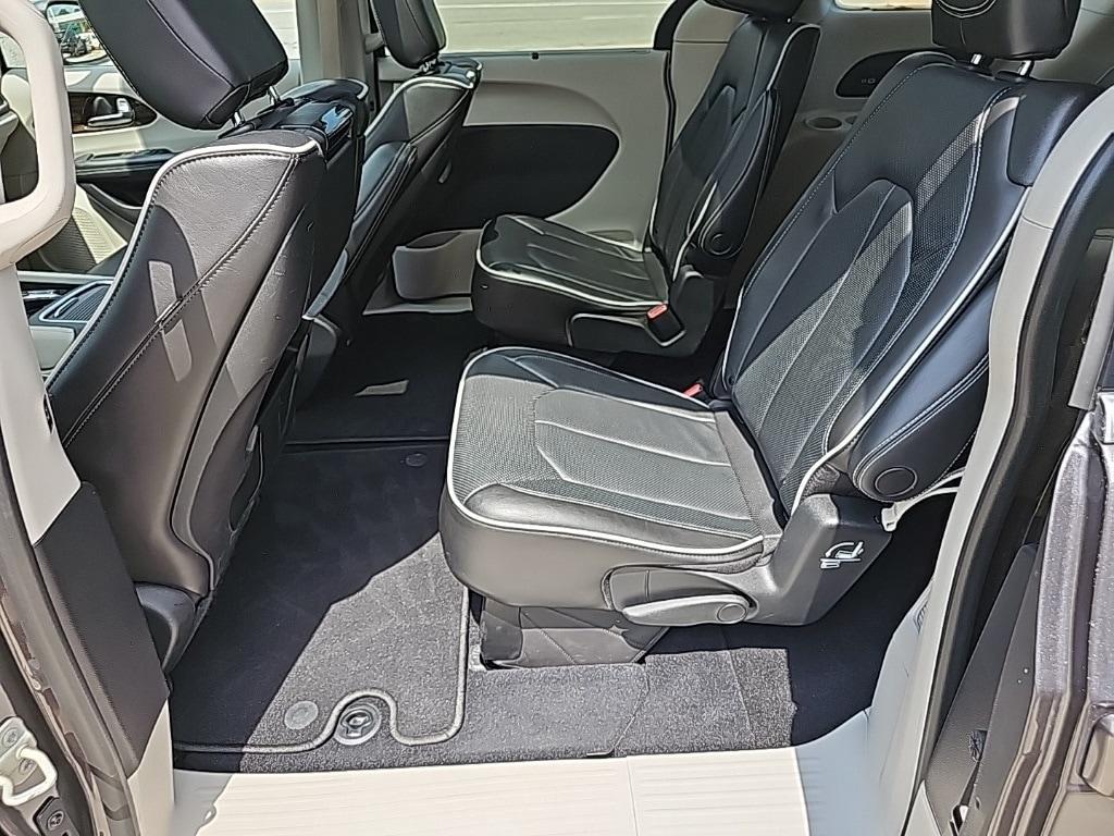 used 2021 Chrysler Pacifica car, priced at $38,481