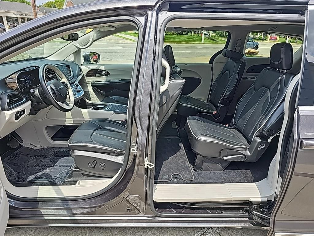 used 2021 Chrysler Pacifica car, priced at $38,481