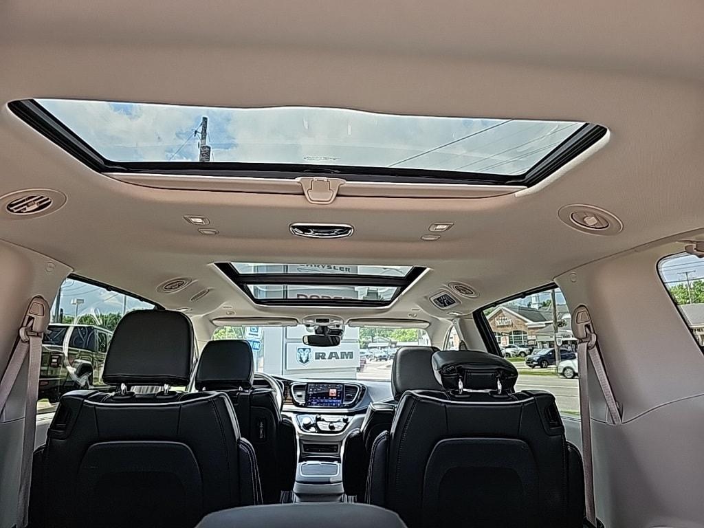 used 2021 Chrysler Pacifica car, priced at $38,481