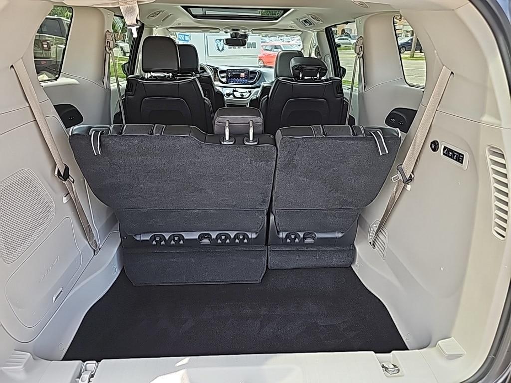 used 2021 Chrysler Pacifica car, priced at $38,481