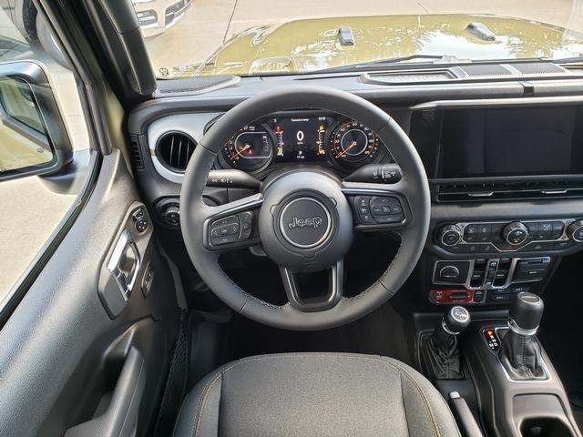 new 2025 Jeep Gladiator car, priced at $48,235