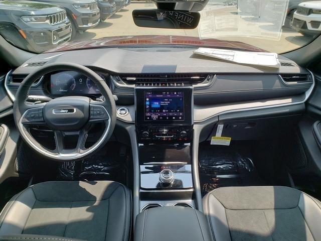new 2025 Jeep Grand Cherokee car, priced at $46,875