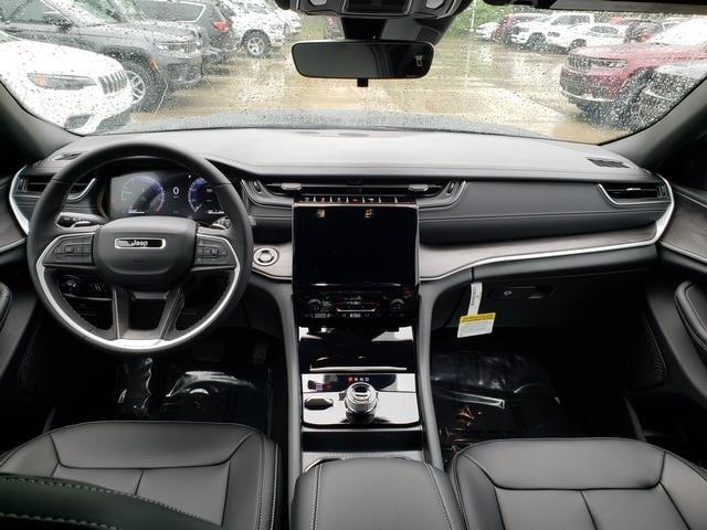 new 2025 Jeep Grand Cherokee car, priced at $46,495
