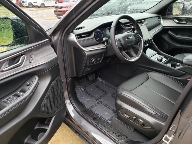new 2025 Jeep Grand Cherokee car, priced at $46,495