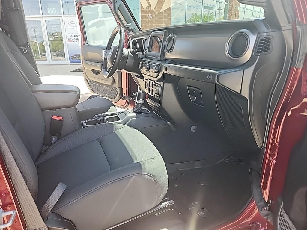 used 2021 Jeep Gladiator car, priced at $34,981