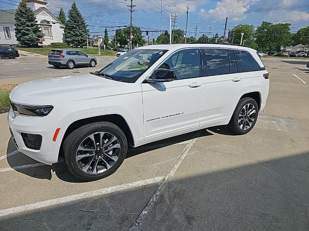 used 2024 Jeep Grand Cherokee car, priced at $49,981