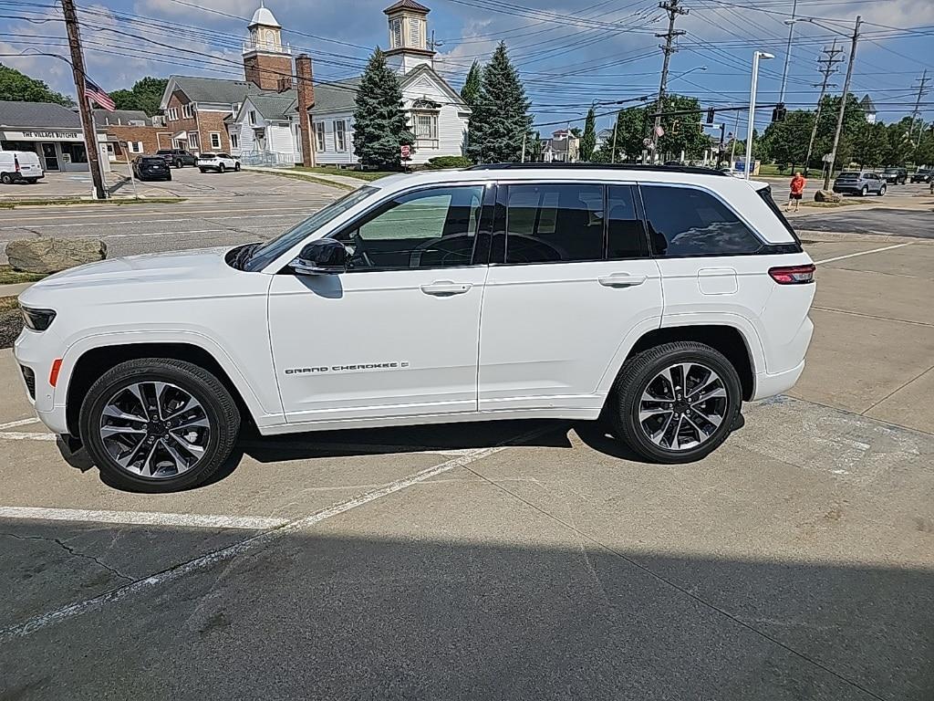used 2024 Jeep Grand Cherokee car, priced at $49,981