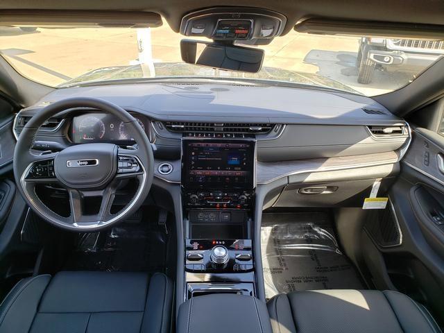 new 2025 Jeep Grand Cherokee L car, priced at $62,670