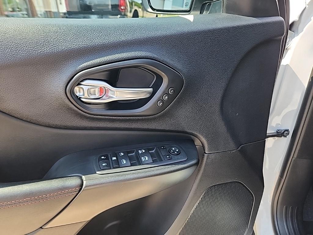 used 2022 Jeep Cherokee car, priced at $31,981