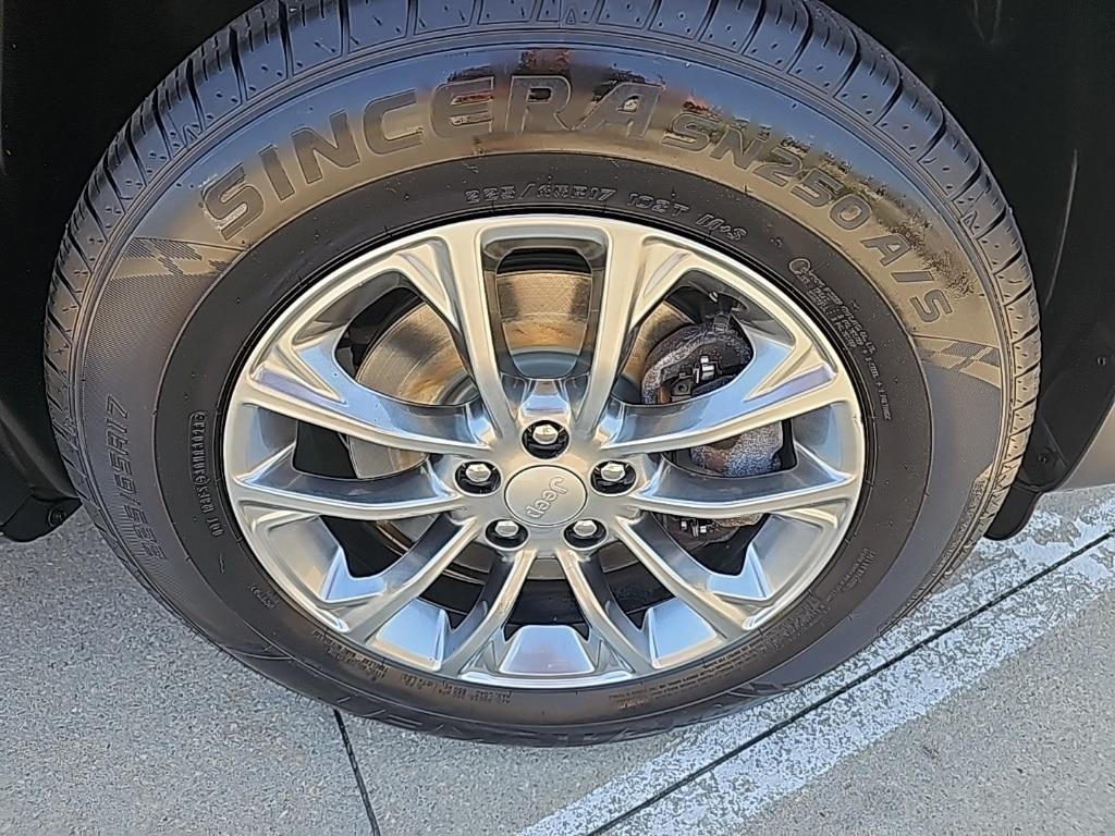 used 2021 Jeep Cherokee car, priced at $22,681