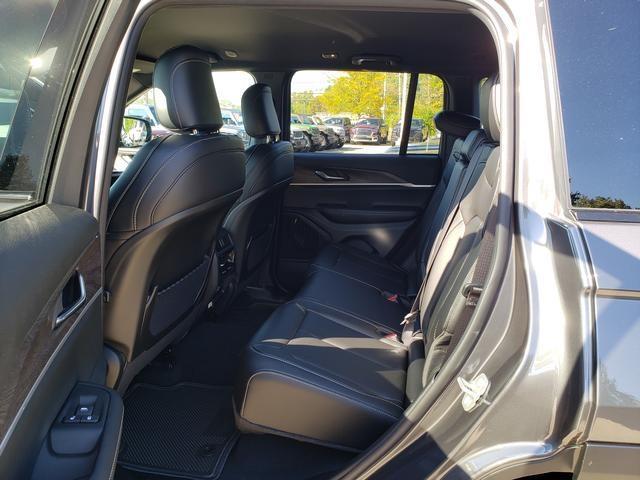 new 2025 Jeep Grand Cherokee car, priced at $44,495