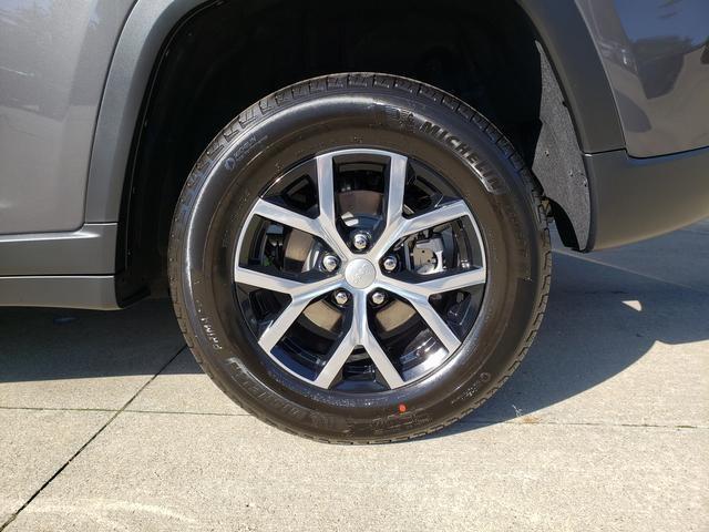 new 2025 Jeep Grand Cherokee car, priced at $44,495