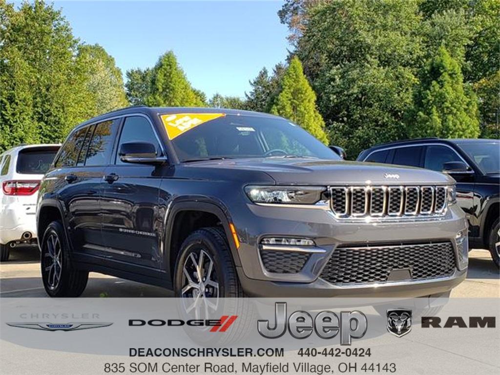 new 2025 Jeep Grand Cherokee car, priced at $44,495