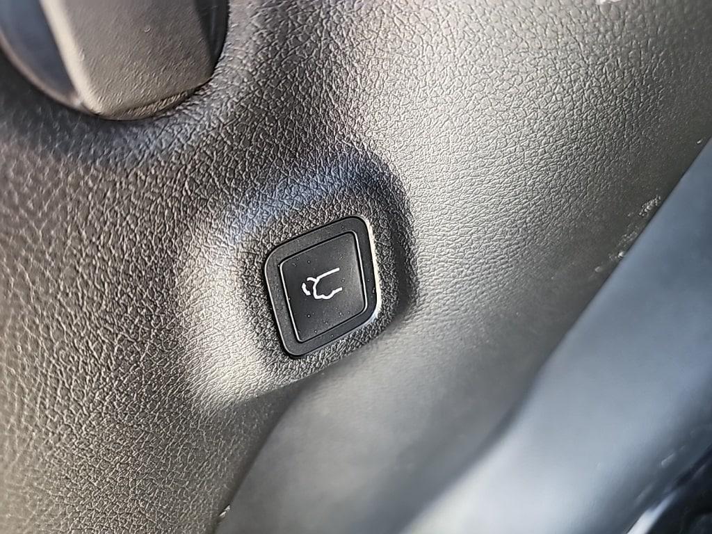 used 2022 Jeep Compass car, priced at $21,481