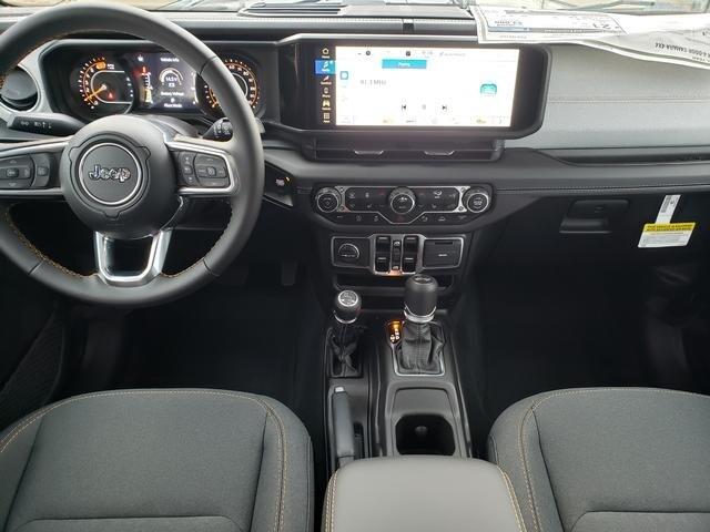 new 2025 Jeep Wrangler car, priced at $55,915