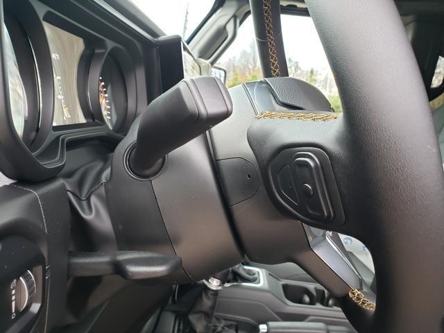 new 2025 Jeep Wrangler car, priced at $55,915