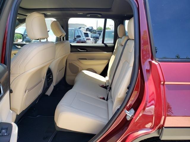 new 2025 Jeep Grand Cherokee car, priced at $47,565