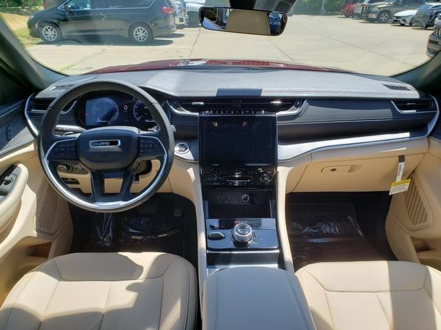new 2025 Jeep Grand Cherokee car, priced at $47,565