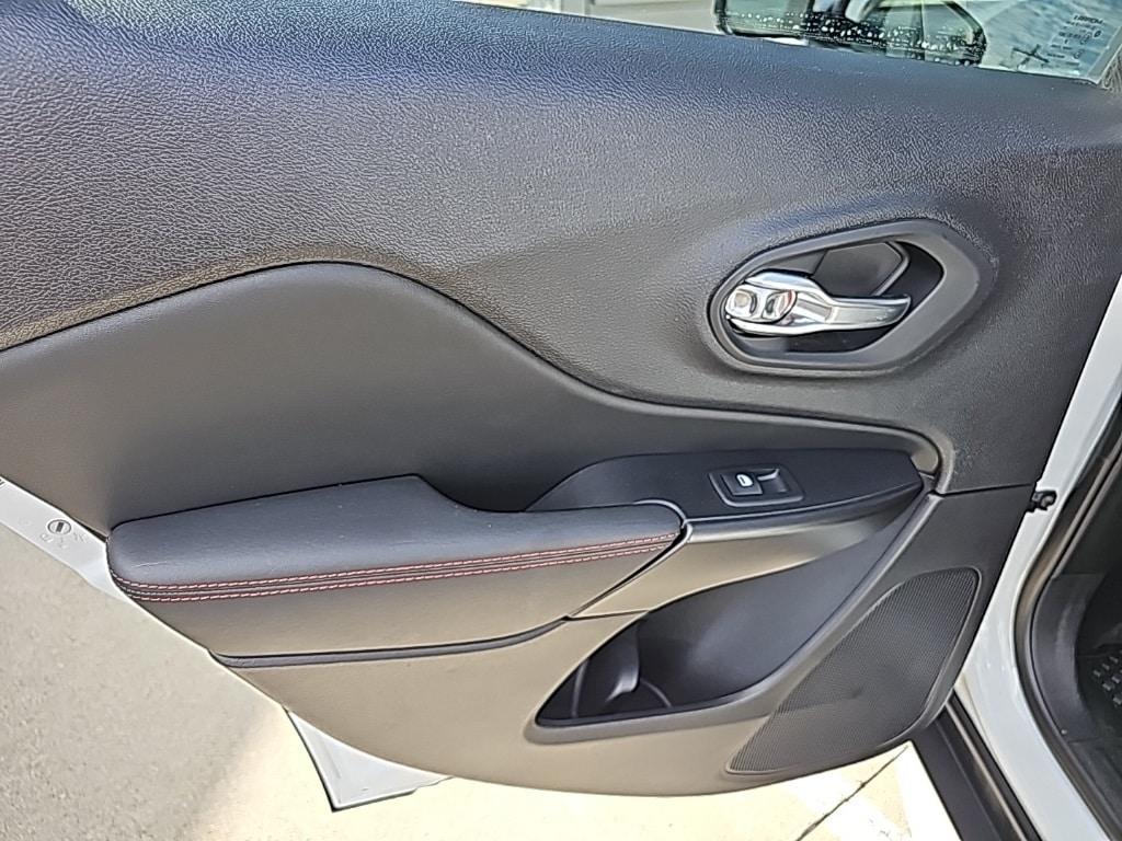 used 2022 Jeep Cherokee car, priced at $26,981