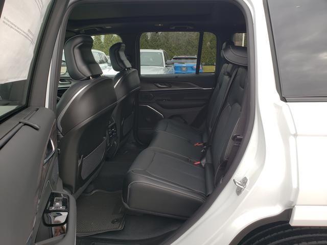 new 2025 Jeep Grand Cherokee car, priced at $65,995