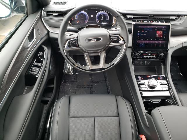 new 2025 Jeep Grand Cherokee car, priced at $65,995