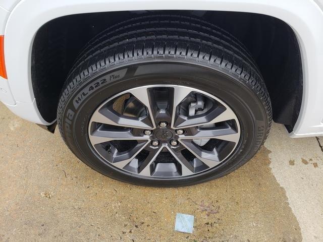 new 2025 Jeep Grand Cherokee car, priced at $66,930