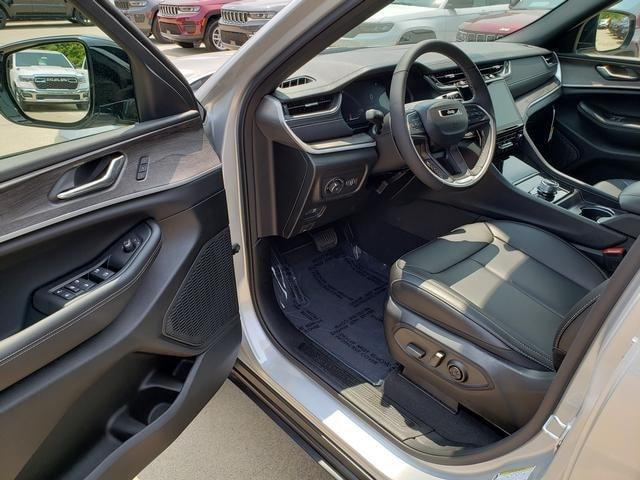 new 2025 Jeep Grand Cherokee L car, priced at $47,995