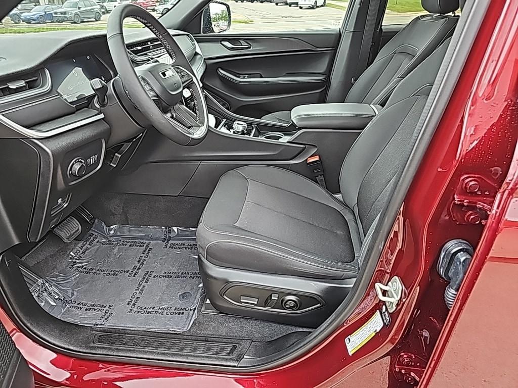 used 2024 Jeep Grand Cherokee L car, priced at $34,681