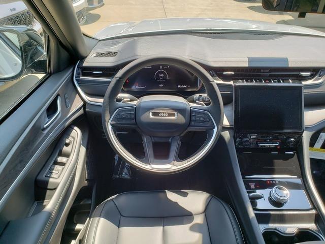 new 2025 Jeep Grand Cherokee car, priced at $45,377