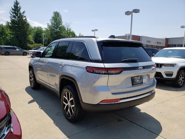 new 2025 Jeep Grand Cherokee car, priced at $45,377