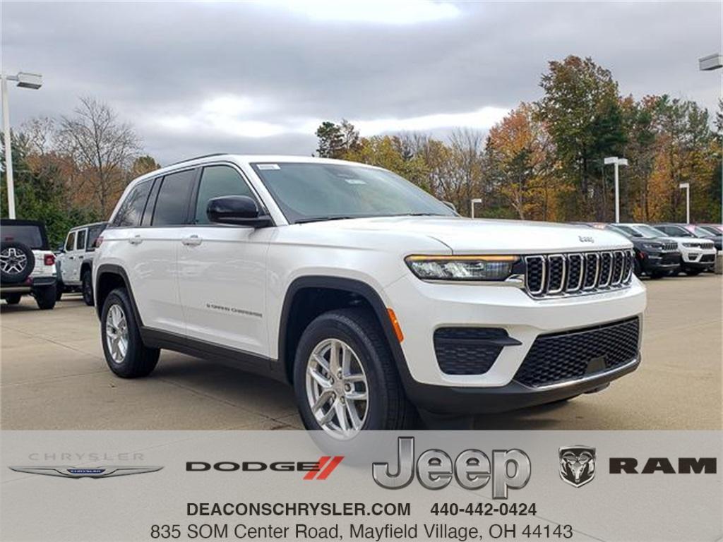 new 2025 Jeep Grand Cherokee car, priced at $40,575