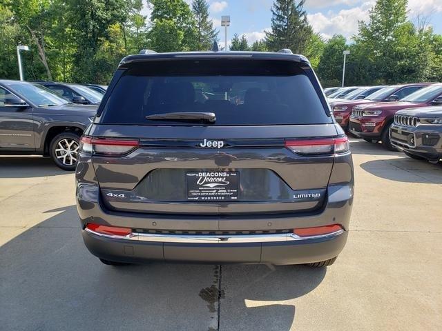 new 2025 Jeep Grand Cherokee car, priced at $45,490