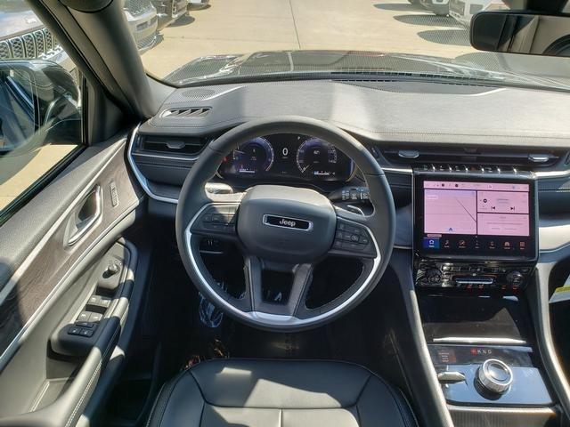new 2025 Jeep Grand Cherokee car, priced at $45,490