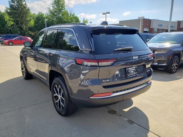 new 2025 Jeep Grand Cherokee car, priced at $45,490
